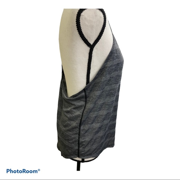 Nike active tank grey scoop neckline exposed back fits medium no size tag - Picture 3 of 6